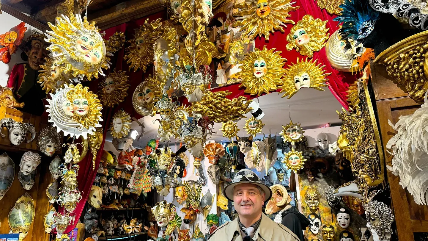 VR TRAVEL Venice Carnival Masks Atelier cover image