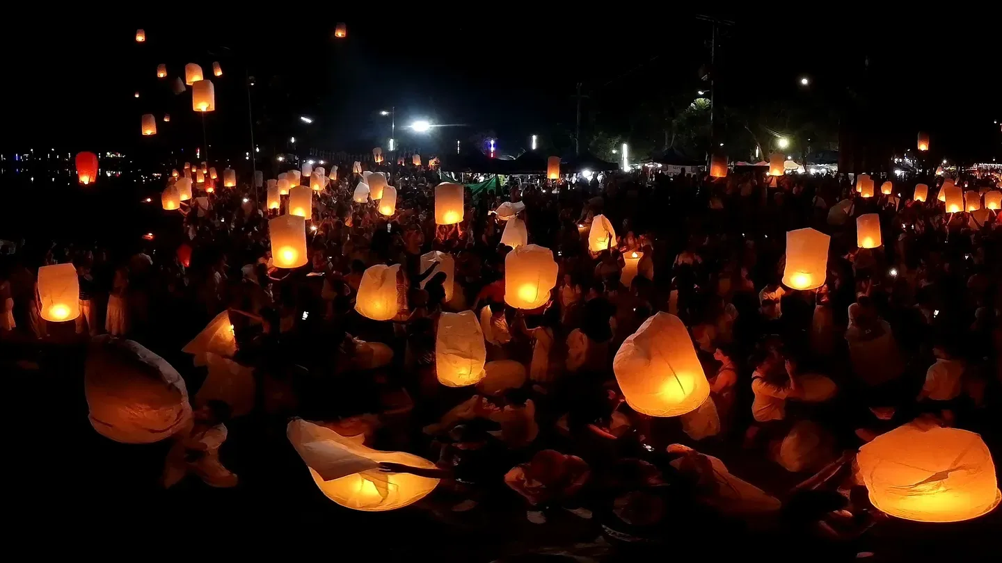 Calm VR: Thailand Lantern Festival cover image