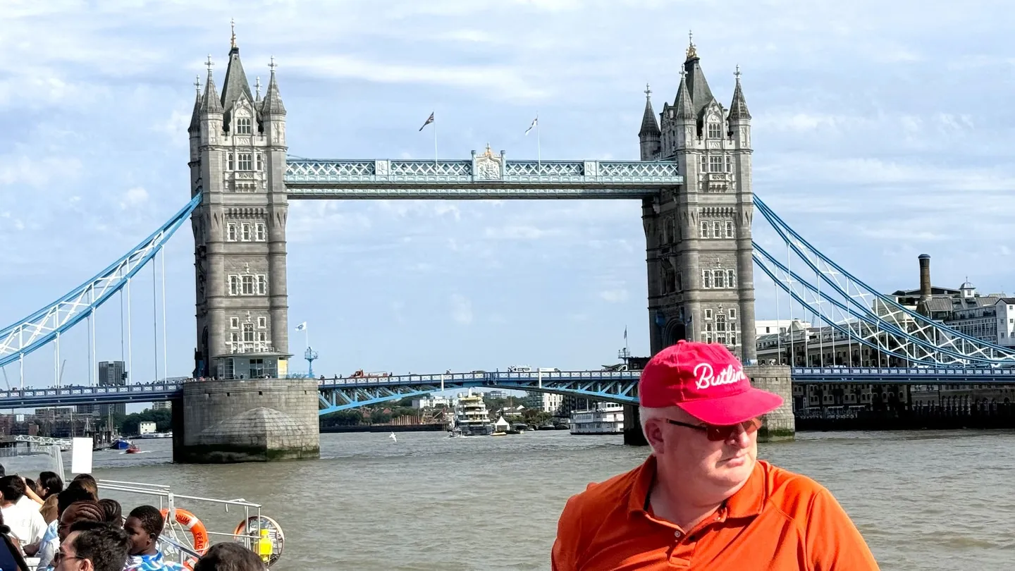 London River Cruise like a Tourist – VR Travel cover image