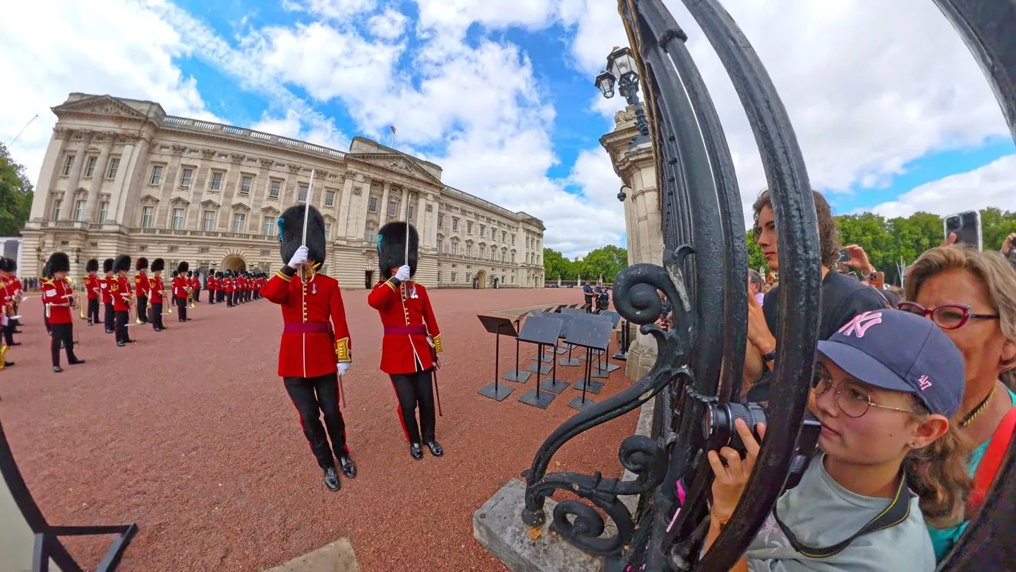 London: Changing of the Guard Experience – VR Travel cover image